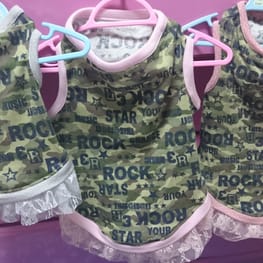 ラッフルスリーブトップス